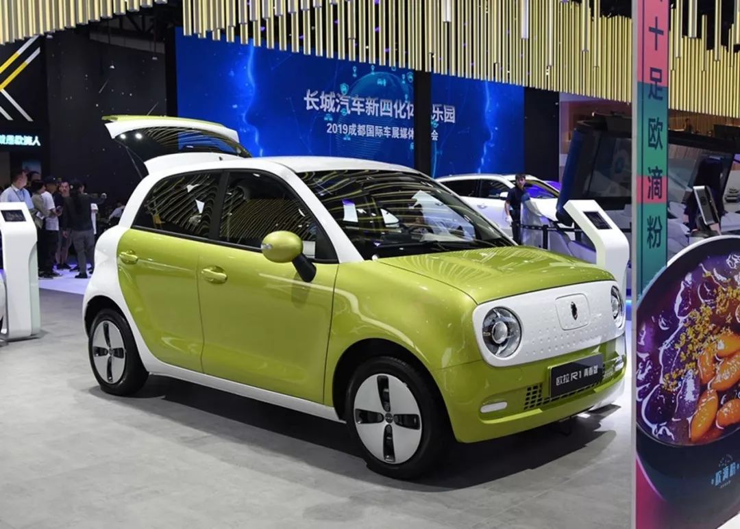 上海浦东机场一货机起火 消防到场处置中‘BEAT365’(图2) 上海浦东机场一货机起火 消防到场处置中‘BEAT365’(图2)