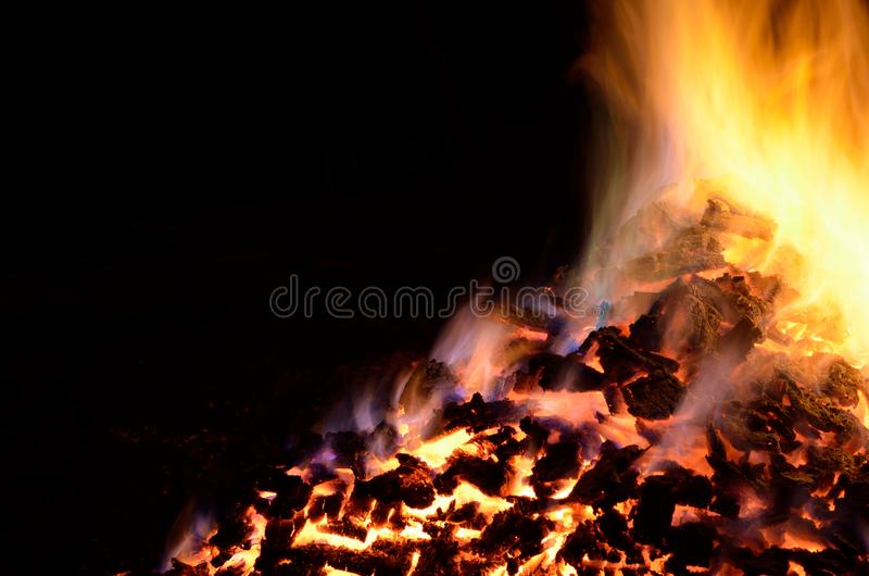 6月快递单价普降超20% 顺丰业务量连增但未能躲过价格战_beat365(图2)